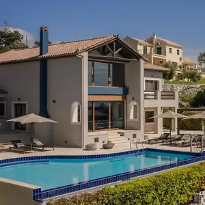 hidden-luxury-gem-of-kefalonia-villa-karmaniolos.kefaloniahotels.net/